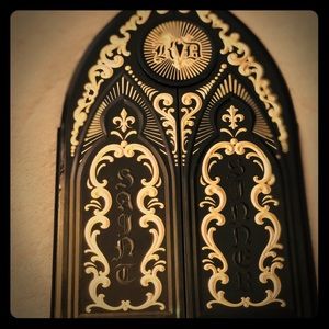 Kat Von D Saint & Sinner Eyeshadow Palette